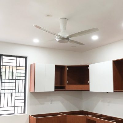 Quạt trần F-56XPG màu trắng thực tế